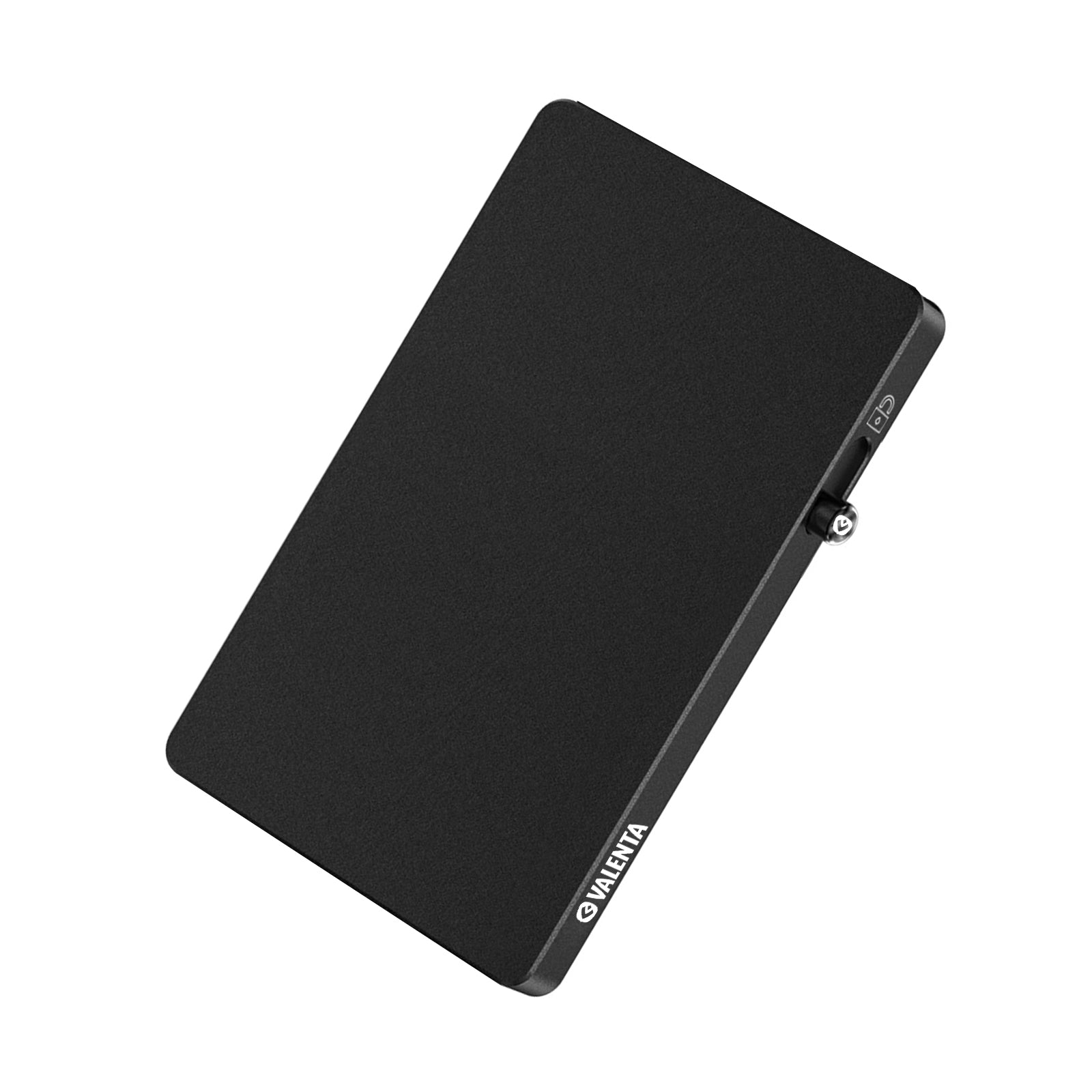 Zwarte aluminium pasjeshouder met MagSafe schuine afbeelding met knop omlaag voor het uitwerpen van kaarten.