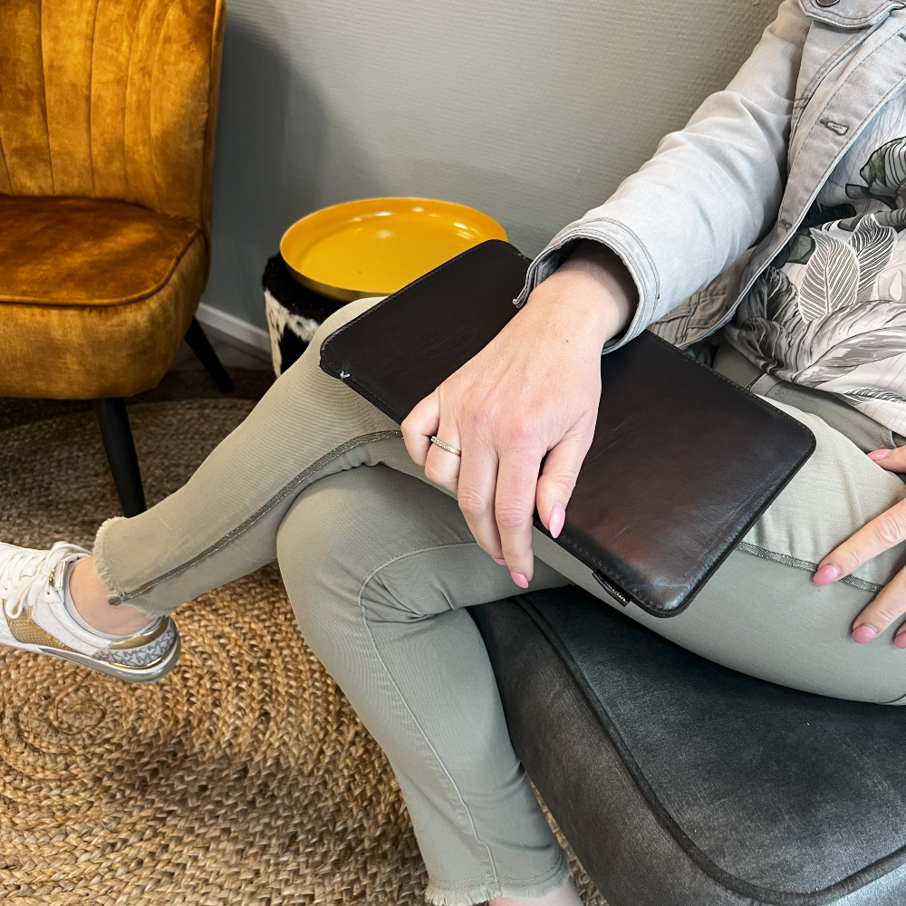 Tablethoes Leer iPad Pro 11 inch/ iPad Air 11 inch (190 x 269 x 5 mm) - valenta.com