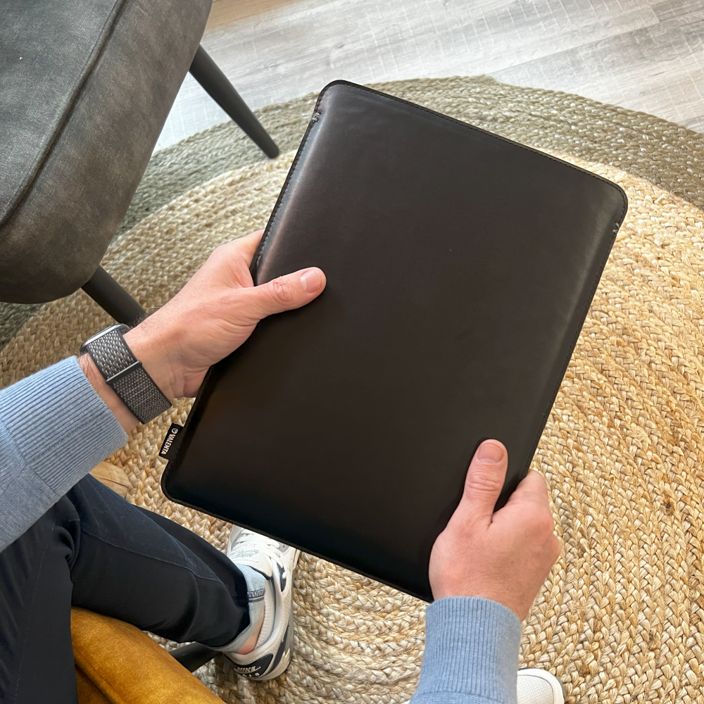 Laptophoes Leer MacBook Pro 16 inch (240 x 360 x 5 mm) - valenta.com